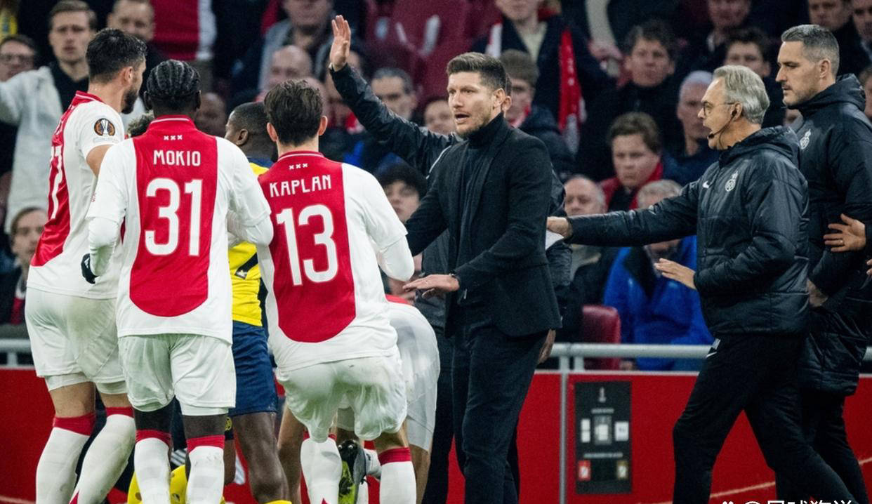 爱游戏-包含转折点！阿贾克斯单刀错失，欧联今晨攻防权衡，媒体盛赞，细节决定成败的词条