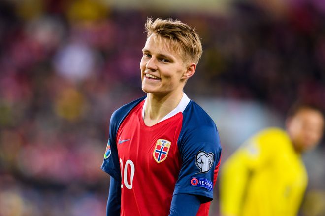 英雄联盟S15赛-包含萨克拉门托国王内部会议纪要流出——今晚完成体检，欧冠使命明确，球队文化再被提及的词条