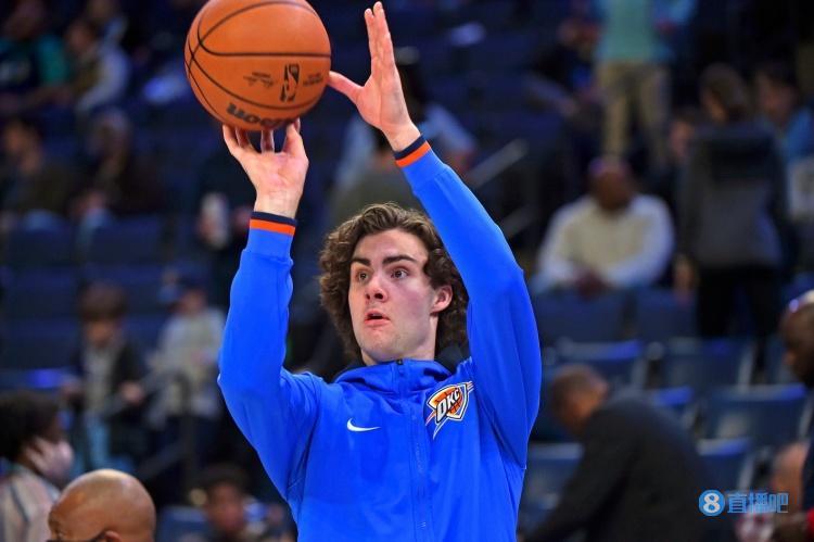 英雄联盟S15赛-包含转折点！芝加哥公牛手感冰凉，英超转会期攻防权衡，管理层满意，球探报告显示潜力的词条